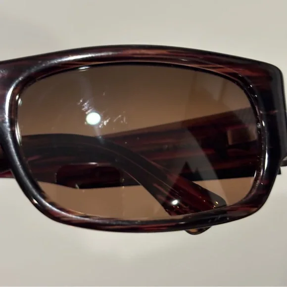 Maui Jim Lava Flow MJ250-10B sunglasses